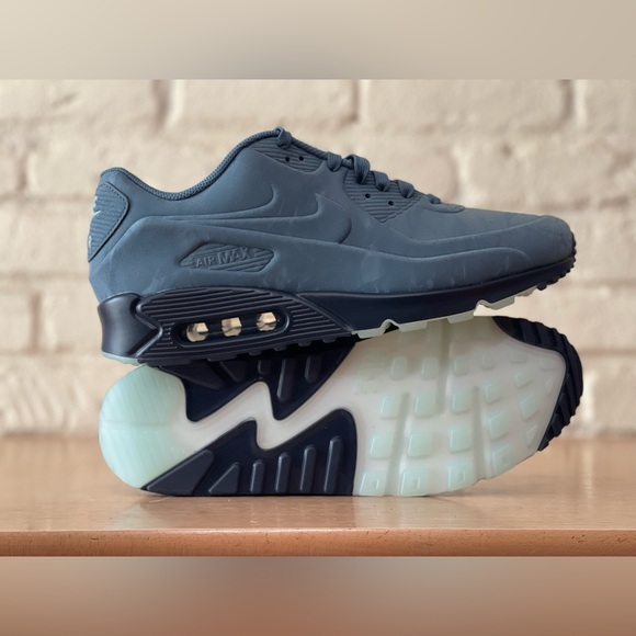 all navy blue nike air max